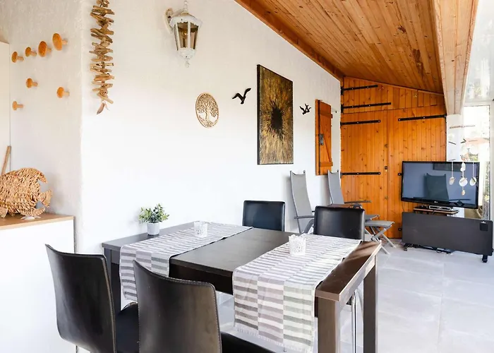 Pavillon 2 Pièces avec Mezzanine et WIFI - Animaux Acceptés, Vue Lagune - FR-1-409-40 * Gruissan